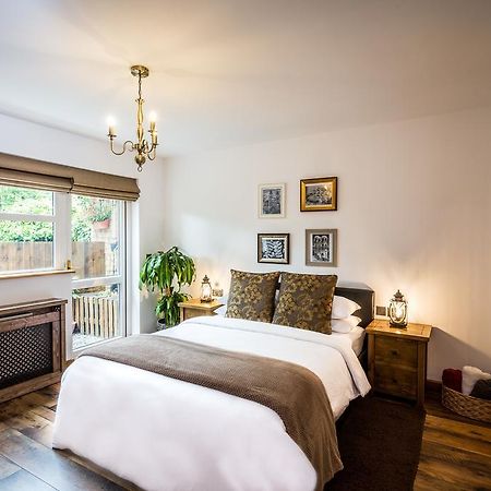סוורדס Rose Cottage B&B מראה חיצוני תמונה